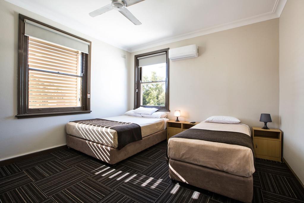 Toongabbie Hotel Blacktown Zimmer foto